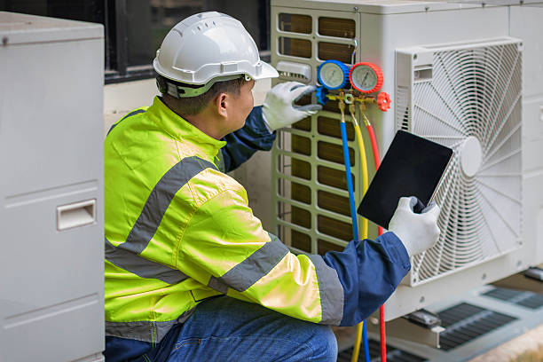 Professional Hvac technician working in Barnardsville, NC